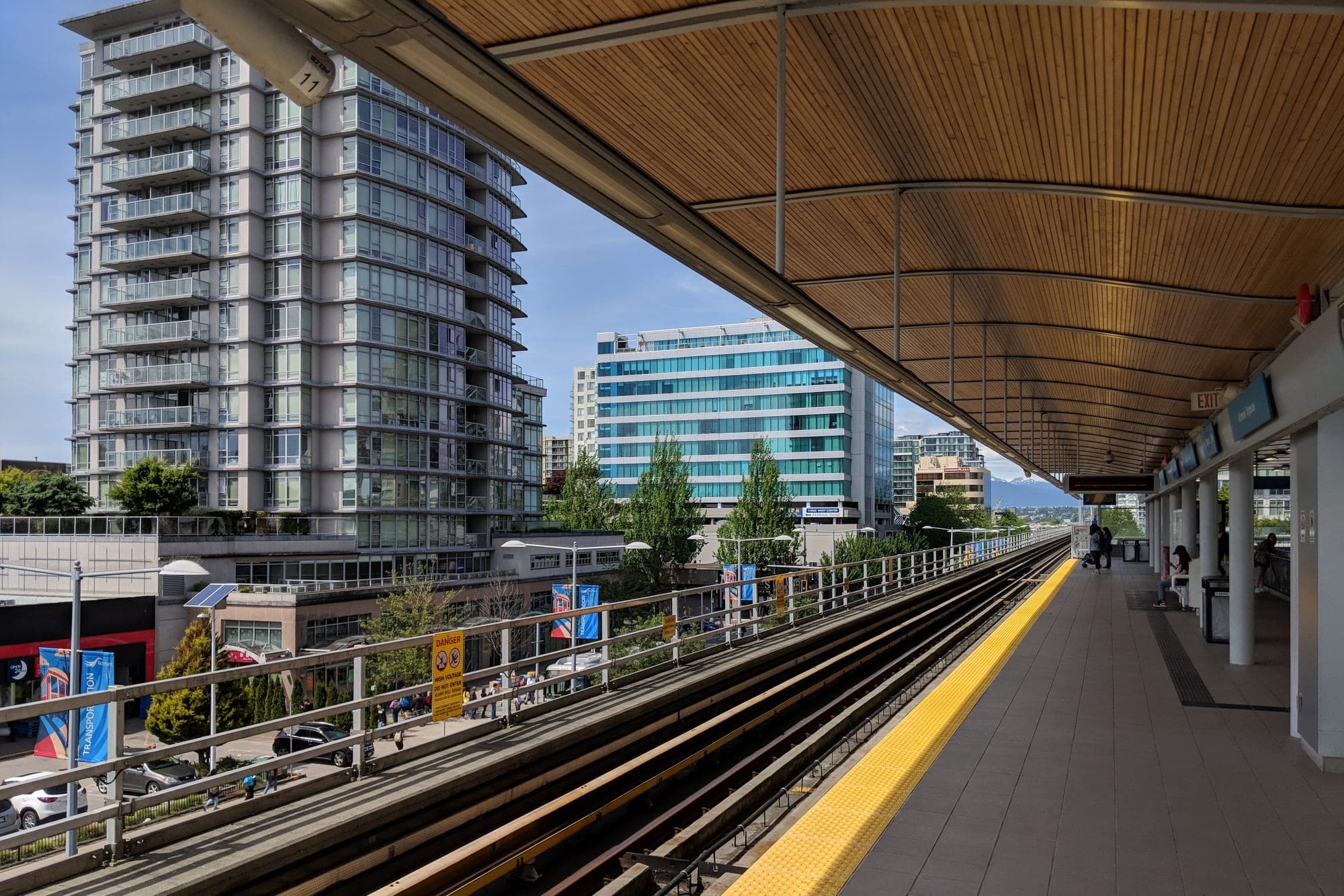 The elevated platform of Richmond–Brighouse SkyTrain station, the southern terminus of the Canada Line.